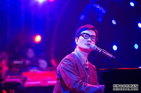 《歌手》2018李泉演绎《爱的箴言》获罗大佑喜爱